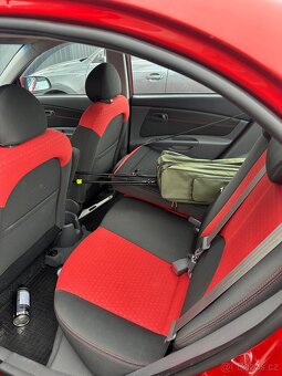 Kia Rio sedan - 8