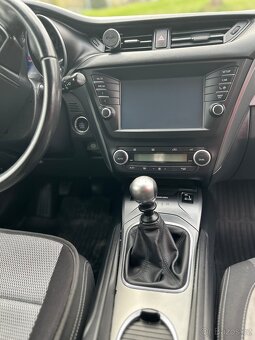 TOYOTA avensis 2.0D - 8