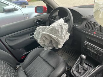 vrak – VW Golf IV 1.9 TDI, r.v. 2000, na náhradní díly - 8