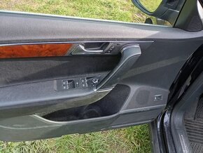 VW Passat 3.6 V6 220kW nové ČR servisní kniha - 8