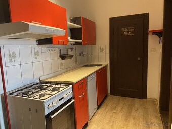 Pronájem 2+1, 50m2, Vršovice, byt po částečné rekonstrukci - 8