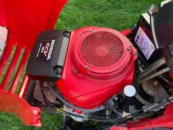 Zahradní traktor Honda 2417 - 8
