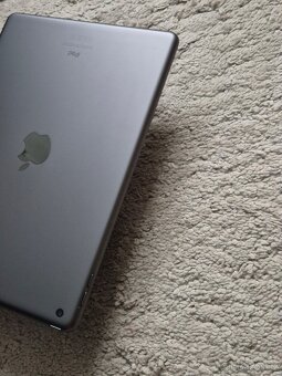 Apple iPad 8. generace 32gb - 8