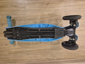 Koloběžka Micro maxi Deluxe skládací - 8