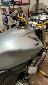 Honda CB600F hornet - 8
