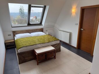 PRONÁJEM PROSTORNÉHO BYTU 2+KK, TŘEBOŇSKÁ, HLUBOKÁ NAD VLTAV - 8