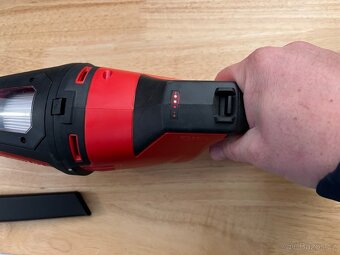 Milwaukee M12 Nový Vysavač na Prodej - 8