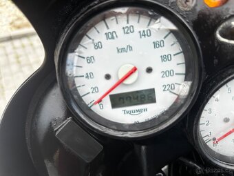 Triumph tiger 955i - 8