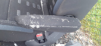 Citroën Berlingo II / Peugeot Partner II - Přední sedačky - 8