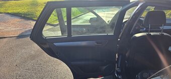 Mercedes - Benz C - 8