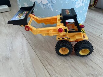 Hasiči a bagr, stroje na pískoviště - 8