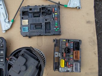 Díly 1. Peugeot 407 2.0HDI 100kw - 8