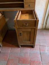 starožitný fládrovaný psací stůl - 8