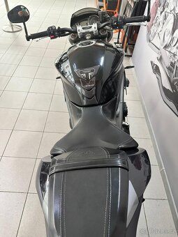 Triumph Speed Triple 1050 - 8