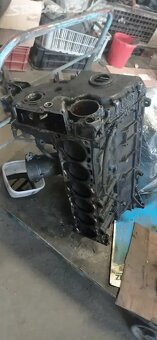 BMW 525 tds 105kw hlava blok - 8
