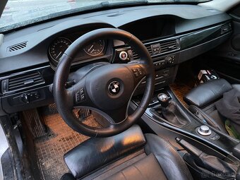 E91 325i manuál - 8
