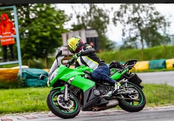 Kawasaki ER6 - 8