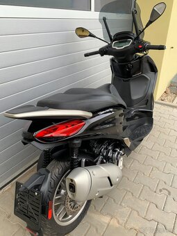 Piaggio Beverly 300 HPe - 8