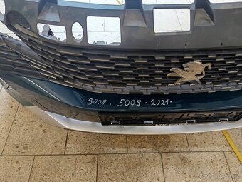 Peugeot 5008 - 8