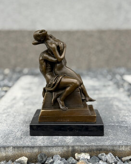 Erotická bronzová socha Obnažený milenecký pár smyslný dekor - 8