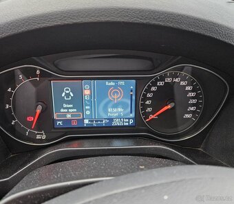 Pěkný SMax na splátky na IČ - 8