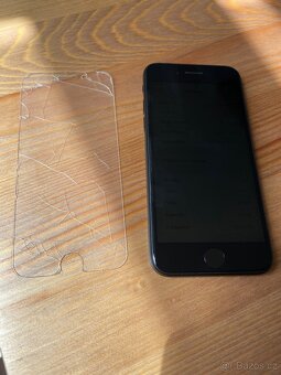 iPhone 2020 SE - 8