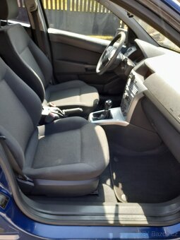 Opel Astra H 1.4i 66kw,r.v.2009,serv.kniha-138968km - 8