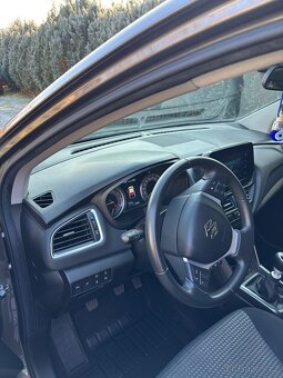 Suzuki S-cross 1.4 hybrid 2023 - 8