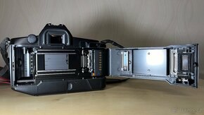 Kinofilmová zrcadlovka Canon EOS 650 + Canon 50mm f1.8 - 8