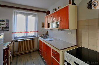 Rodinný dům s garáží a velkou zahradou, krásným výhledem, St - 8