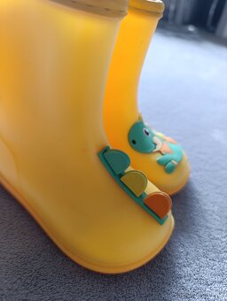 Žluté dětské holinky /gumáky 15cm/vel.23 - 8