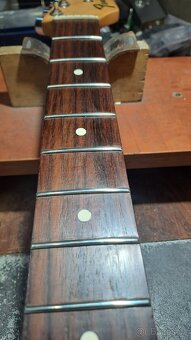 Fender Stratocaster - 8