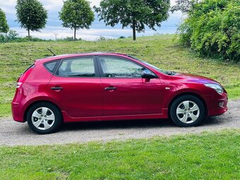 HYUNDAI i30 1.4 i, 115 TIS KM, 1 MAJITEL PO ROZVODECH A STK - 8