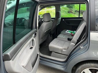 VW Touran 2.0 TDI - 8