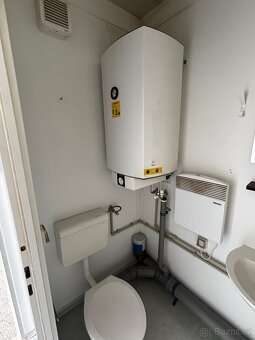 Obytný kontejner s kuchyní / WC a sprchou a mřížemi - 8