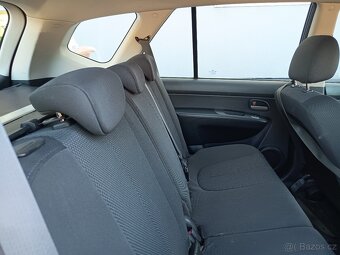 KIA Carens 2,0i16V Family 106kw - 8