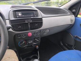 Fiat Punto 1.2 - 8