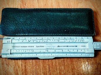 Kalkulačka s logaritmickÿm pravítkem FABER Castell - 8