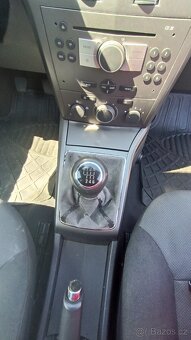 Opel Astra h - 8