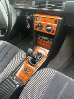 Mercedes-Benz - 8