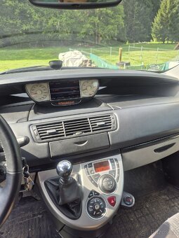 Peugeot 807 - 8