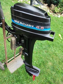 Prodám lodní motor Mercury 4.5 Hp - 8