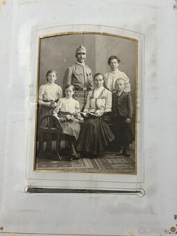 Starožitné album plné fotek - 8