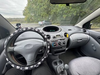 Toyota Yaris - 8