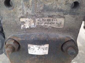 Hydraulické čelo 1500 kg - 8