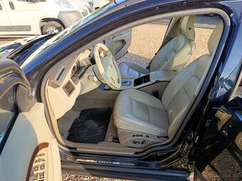 Volvo XC70 2.4 5D AWD - 8