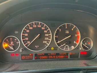 Bmw e39 525d cosmosschwarz po dilech - 8