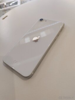 Apple iPhone SE 2020 64GB - 8