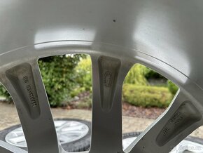 Range Rover original kola 275/50 R21 - 8