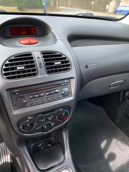 Peugeot 206 - 8